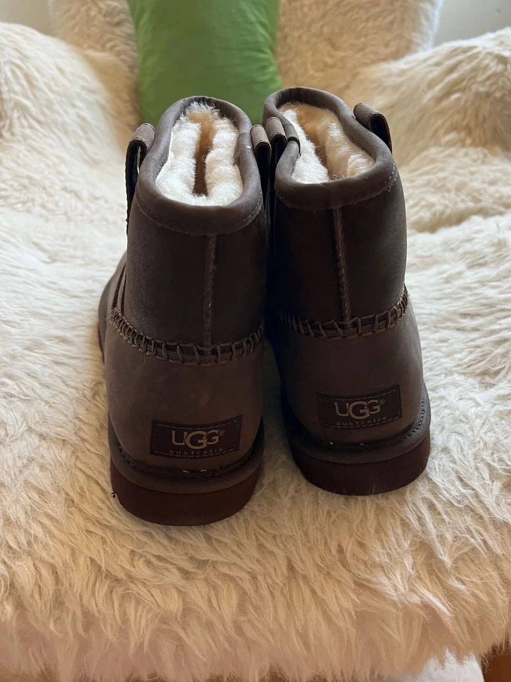 UGG Men’s Brown Australia Classic Mini Stitch Sz 8